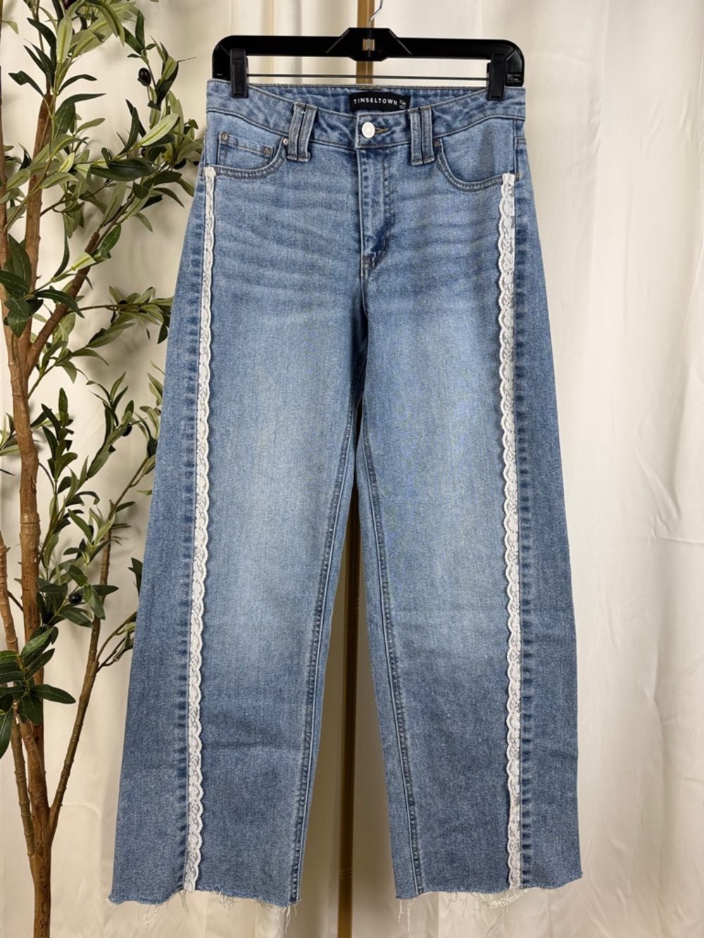 Tinseltown Light Blue Lace-Trim Wide Leg Jeans Sz 7/28 (B4)